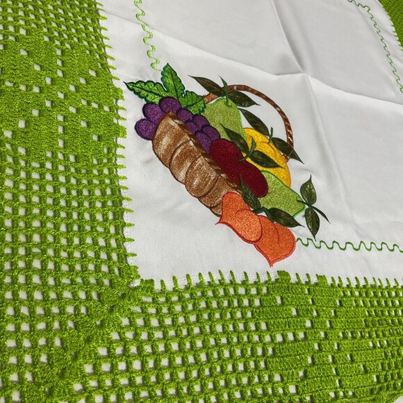 Vintage Green Crochet Fruit Basket Embroidered Tablecloth 22" Square Cotton Blen - Picture 3 of 5
